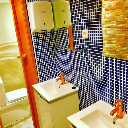 Casa de hóspedes 7lisbon Downtown Private Bedroom With Balcony *